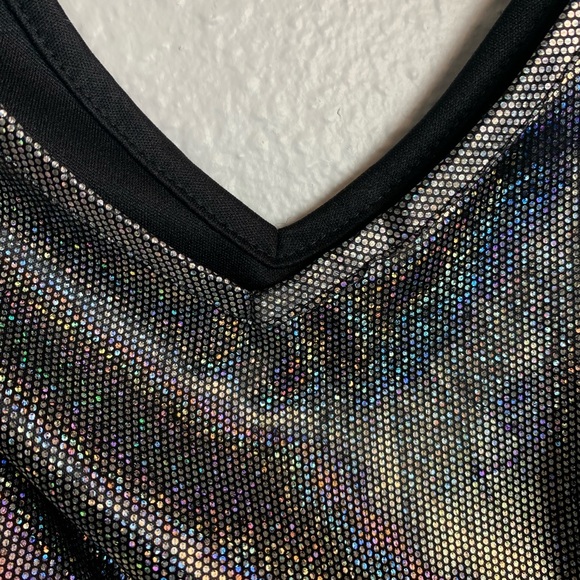 Glitter Holographic Crop Top - Picture 3 of 5